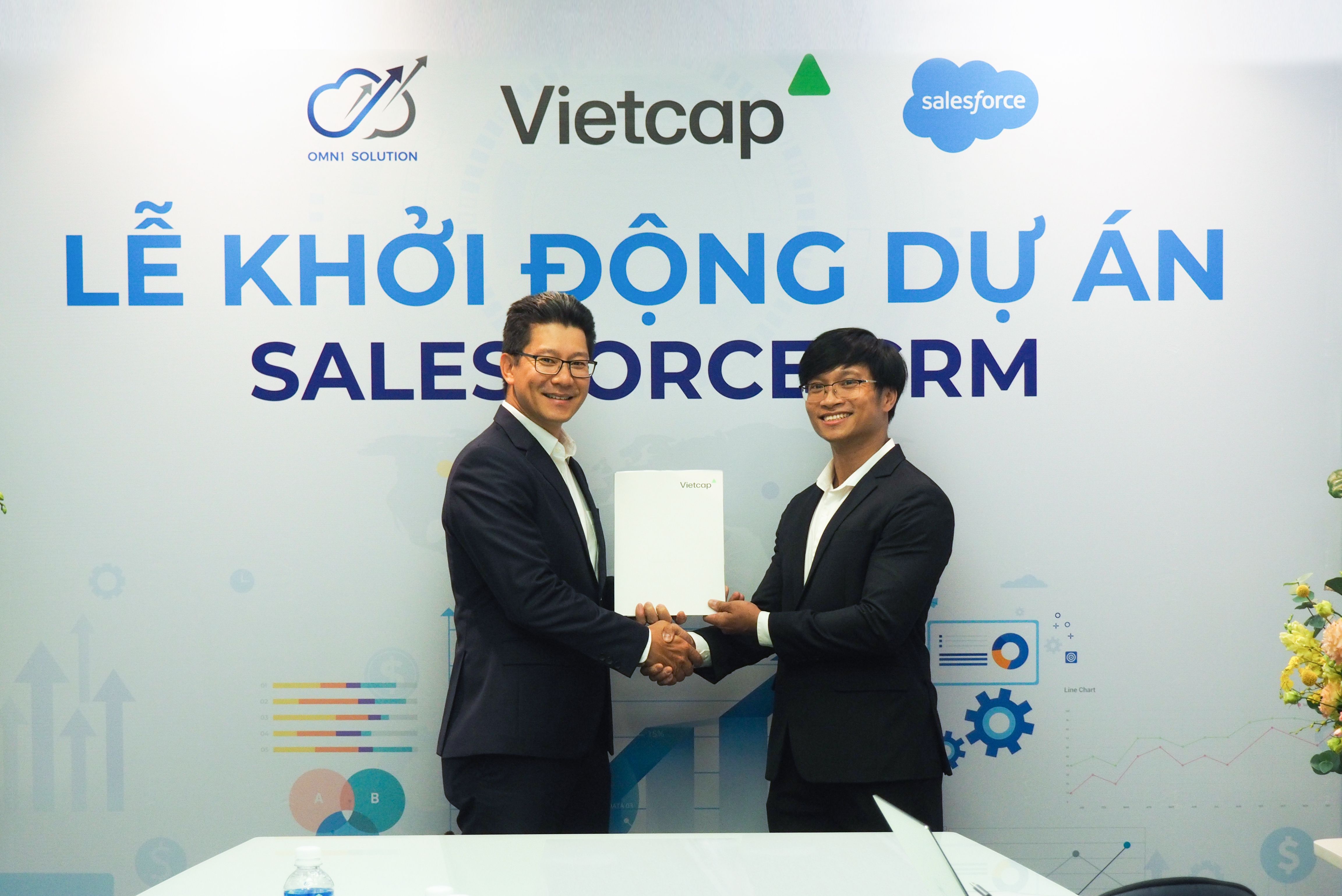 Lễ khởi động dự án "Salesforce CRM for Vietcap"